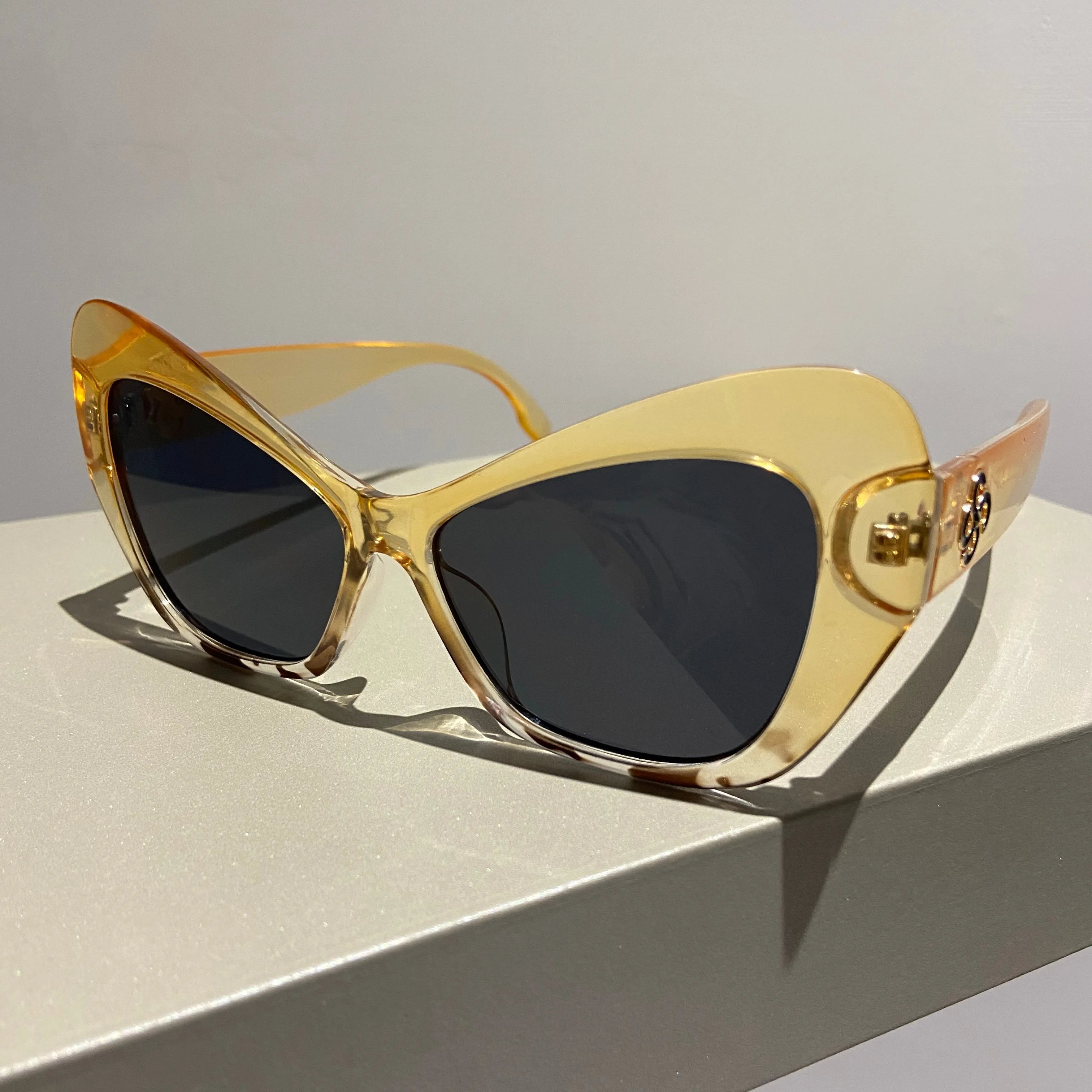 Vintage Oversized Cat Eye Women Sunglasses
